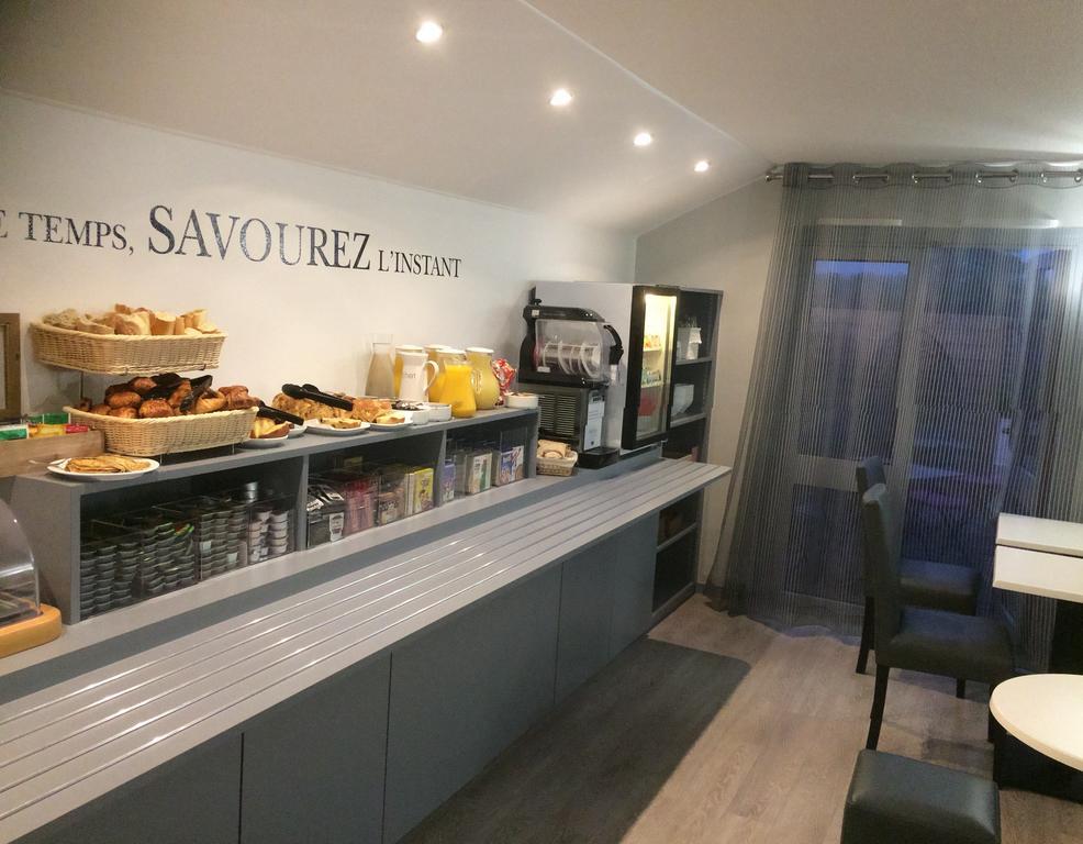 Kyriad Hotel Ла-Флеш Екстер'єр фото