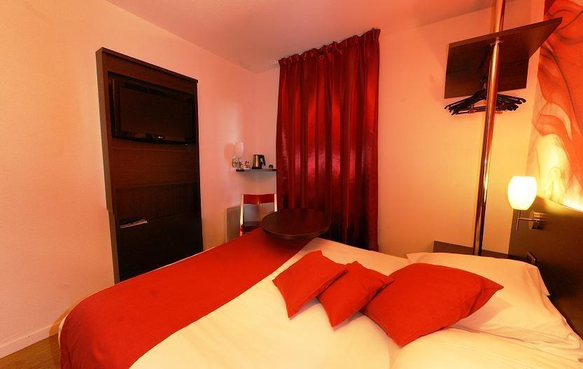 Kyriad Hotel Ла-Флеш Екстер'єр фото