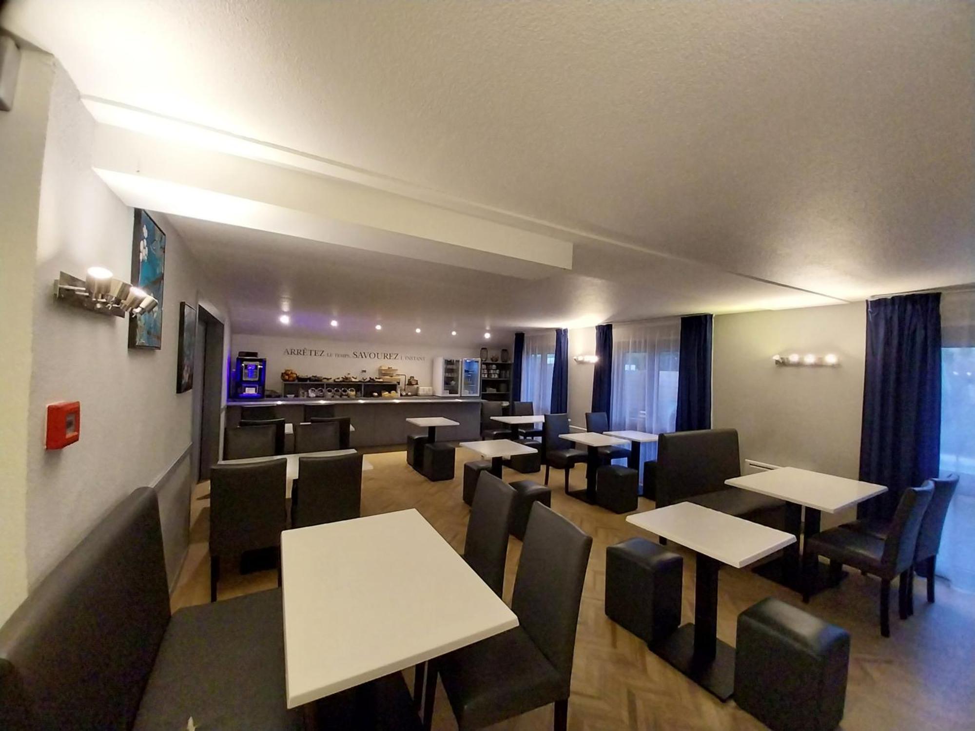 Kyriad Hotel Ла-Флеш Екстер'єр фото